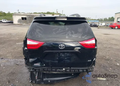 2019 Toyota Sienna Xle 8 Passenger z USA, uszkodzony, nr VIN 5TDYZ3DC6KS987377
